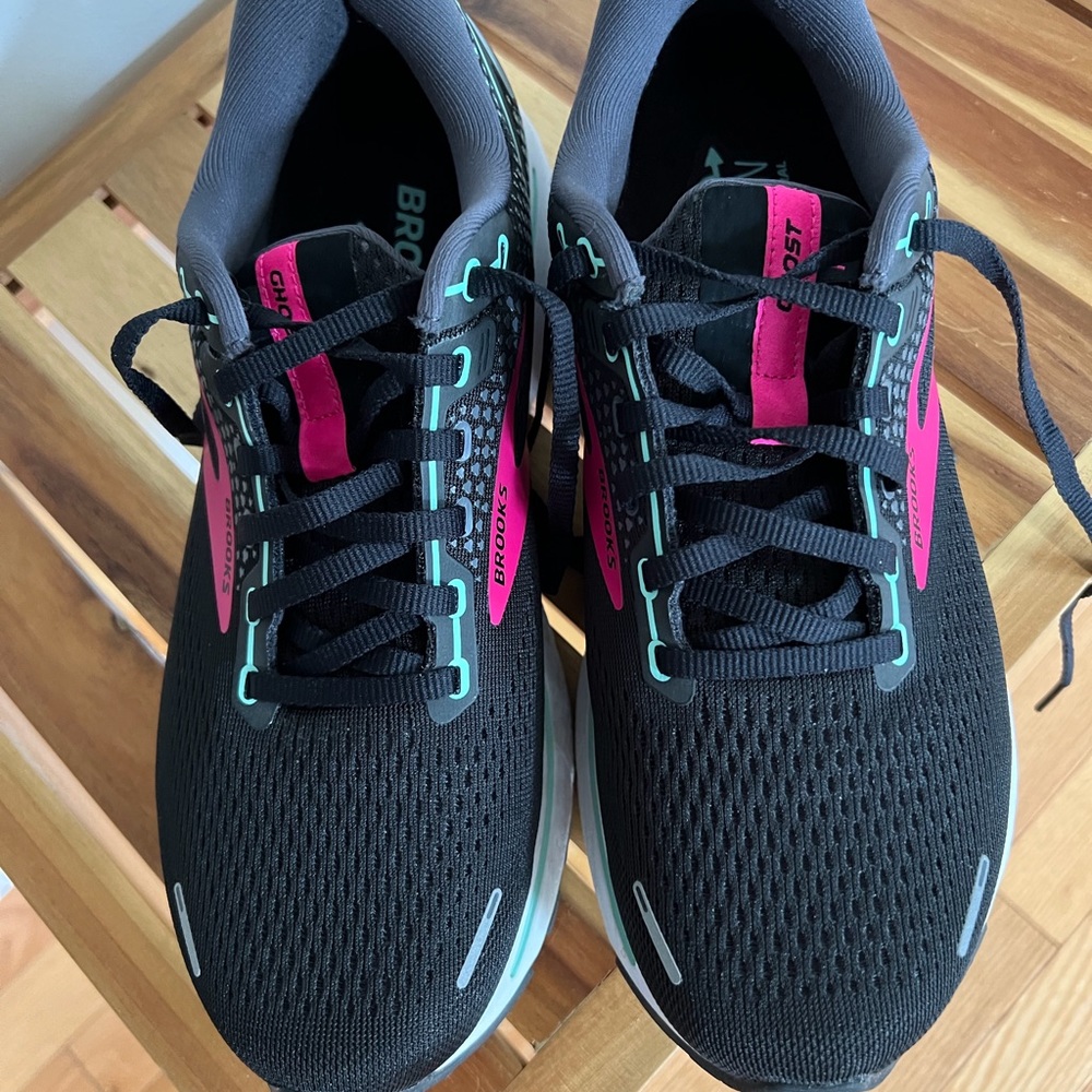 Brooks Walking/Running Sneakers